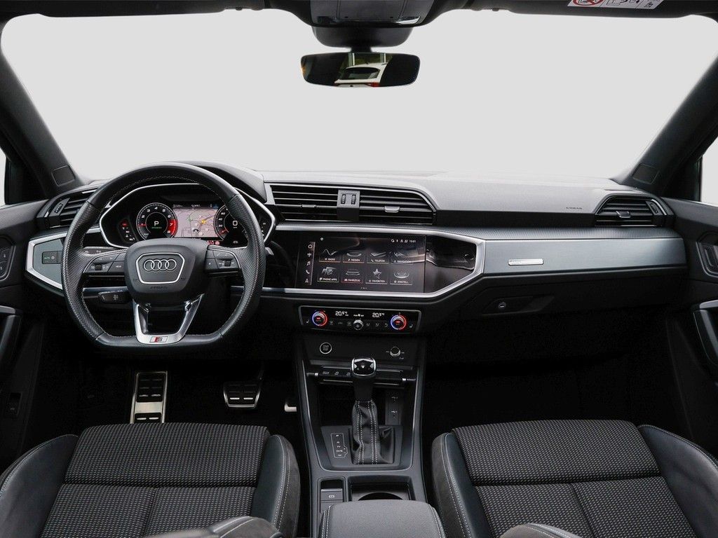 Audi Q3 2023 г. Чёрный, пробег 24998 км