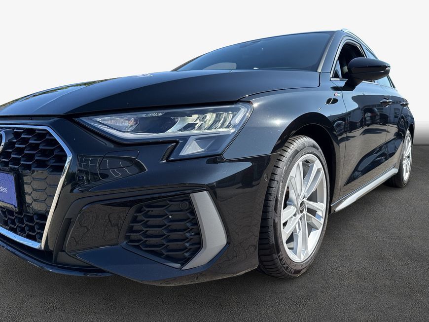 Audi A3 2023 г. Чёрный, пробег 54490 км