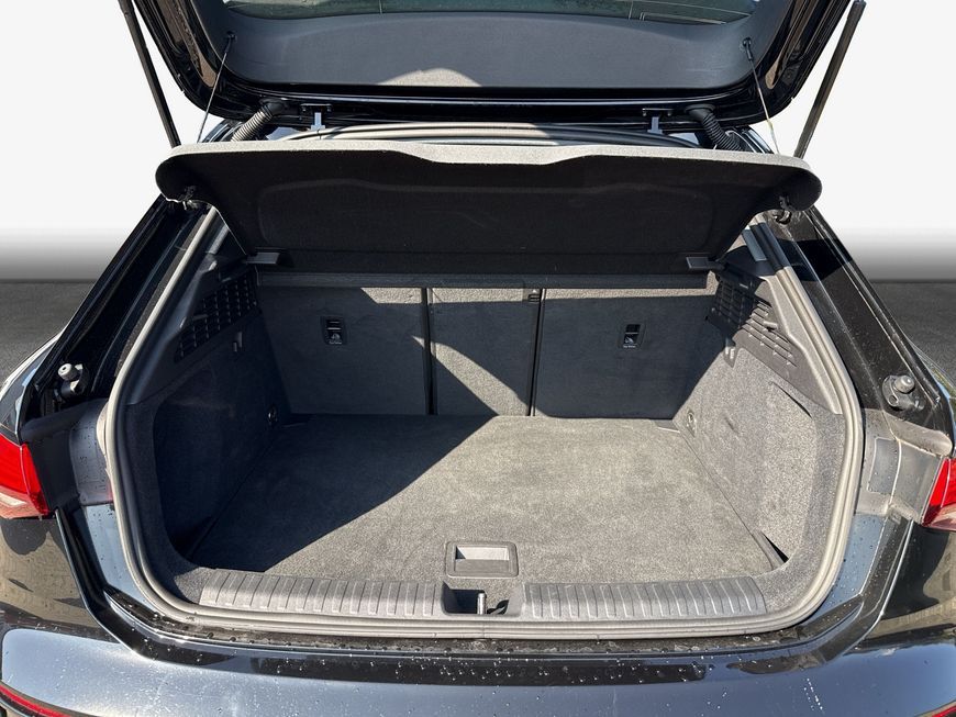 Audi A3 2023 г. Чёрный, пробег 54490 км
