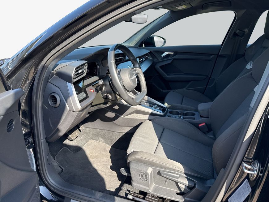 Audi A3 2023 г. Чёрный, пробег 54490 км