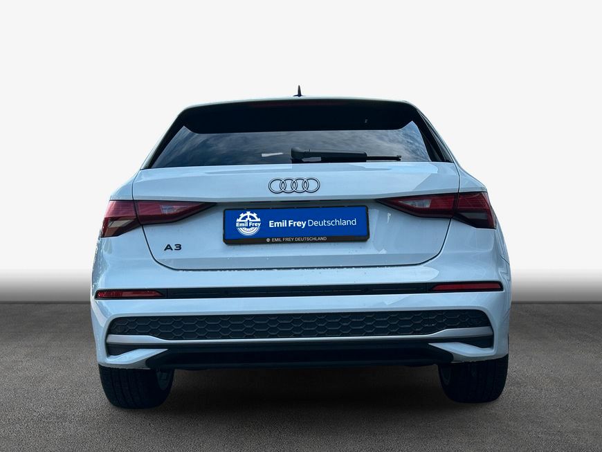 Audi A3 2025 г. Белый, пробег 50200 км