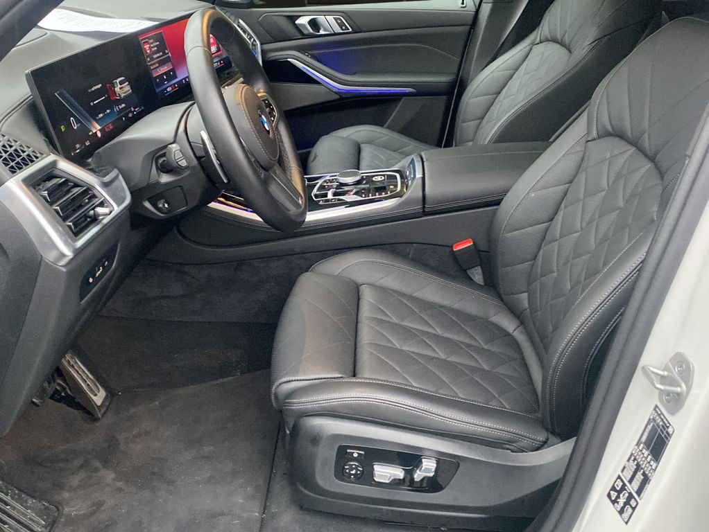 BMW X5 2024 г. Белый, пробег 25200 км