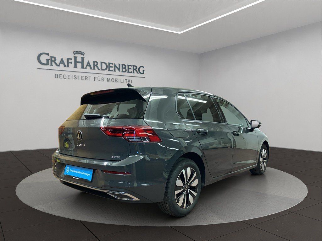Volkswagen Golf 2024 г. Серый, пробег 20300 км