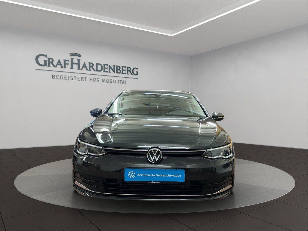 Volkswagen Golf 2024 г. Серый, пробег 20300 км