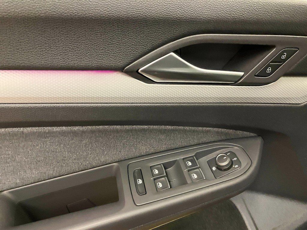 Volkswagen Golf 2024 г. Серый, пробег 20300 км
