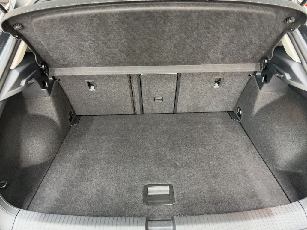 Volkswagen T-Roc 2022 г. Серый, пробег 56515 км