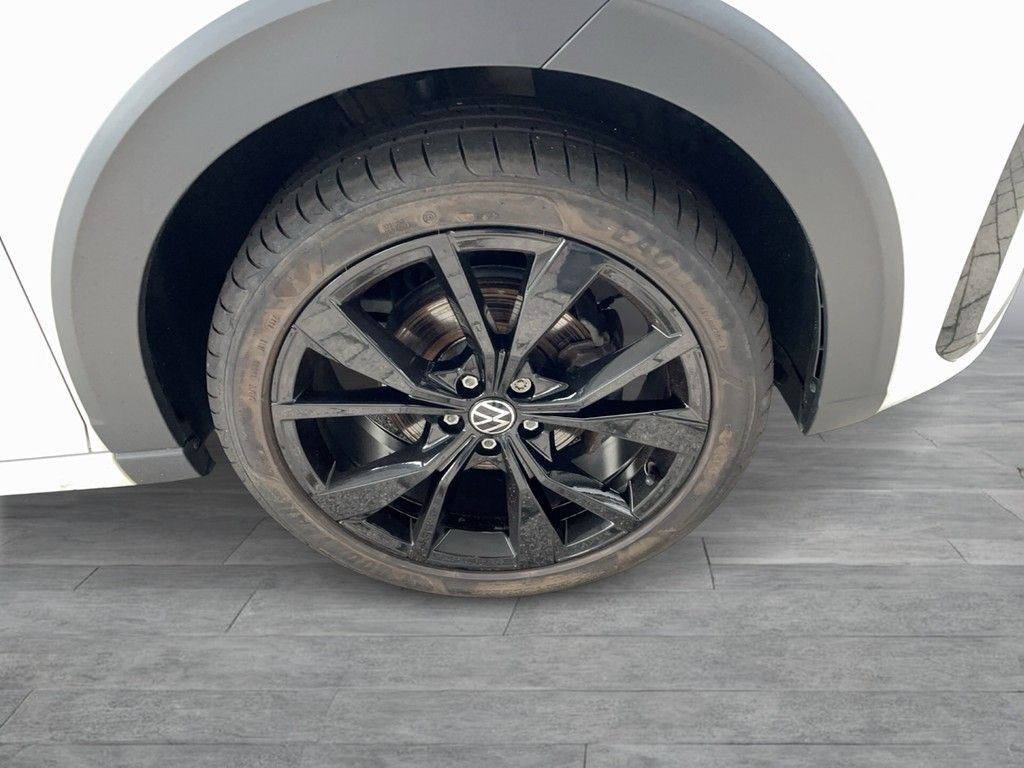 Volkswagen Taigo 2022 г. Белый, пробег 30900 км
