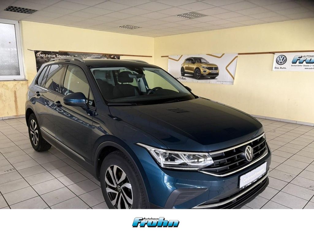Volkswagen Tiguan 2022 г. Синий, пробег 43473 км