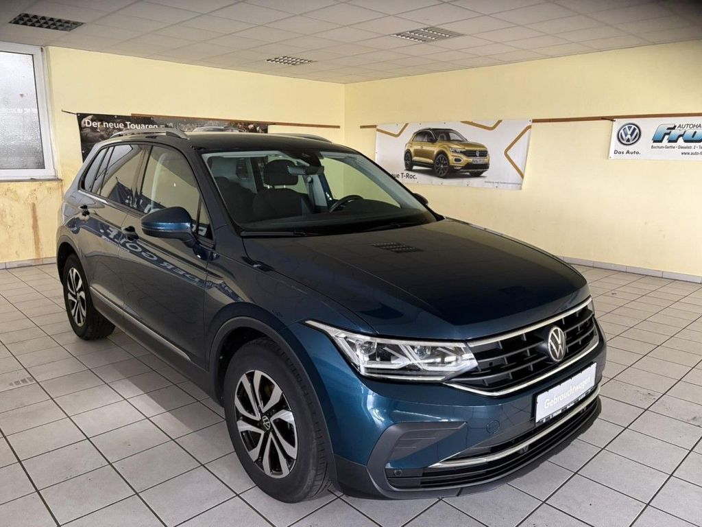 Volkswagen Tiguan 2022 г. Синий, пробег 43473 км
