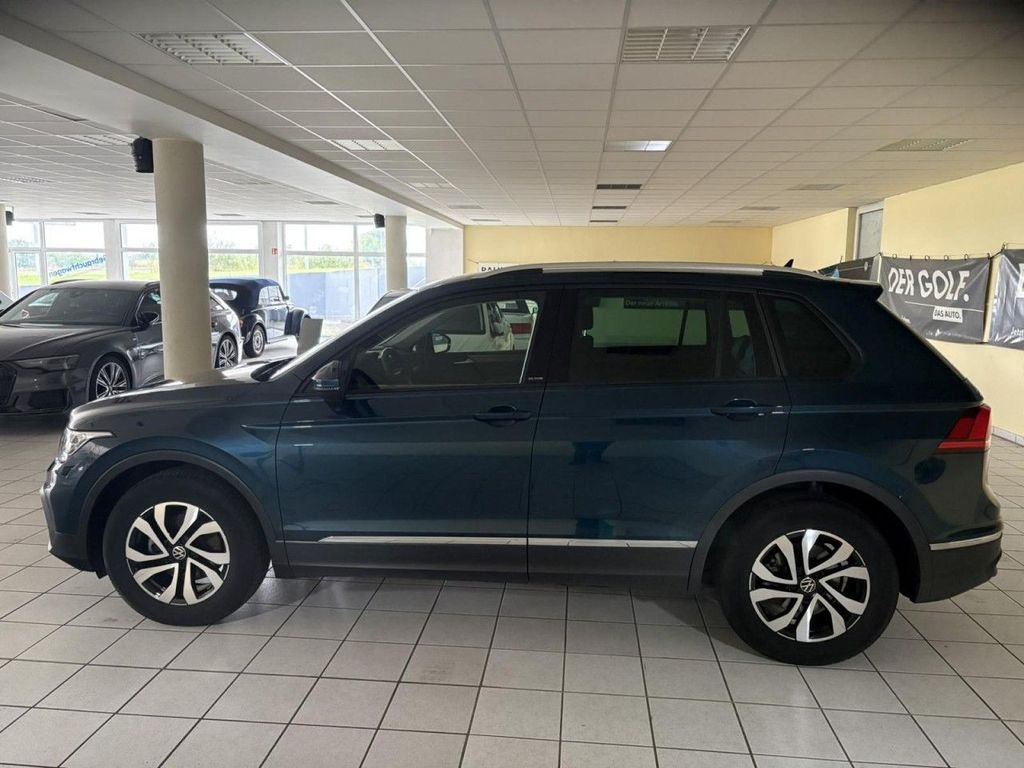 Volkswagen Tiguan 2022 г. Синий, пробег 43473 км