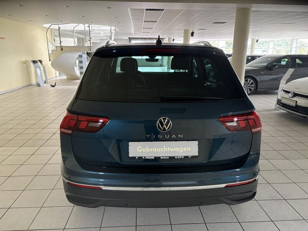 Volkswagen Tiguan 2022 г. Синий, пробег 43473 км