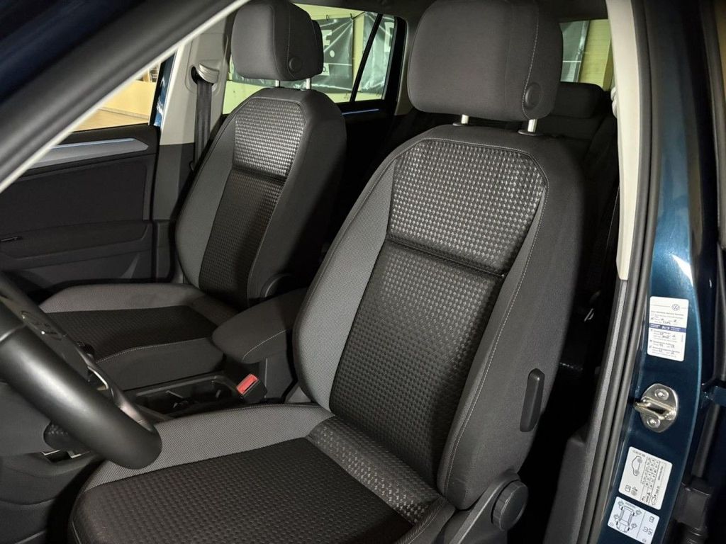 Volkswagen Tiguan 2022 г. Синий, пробег 43473 км