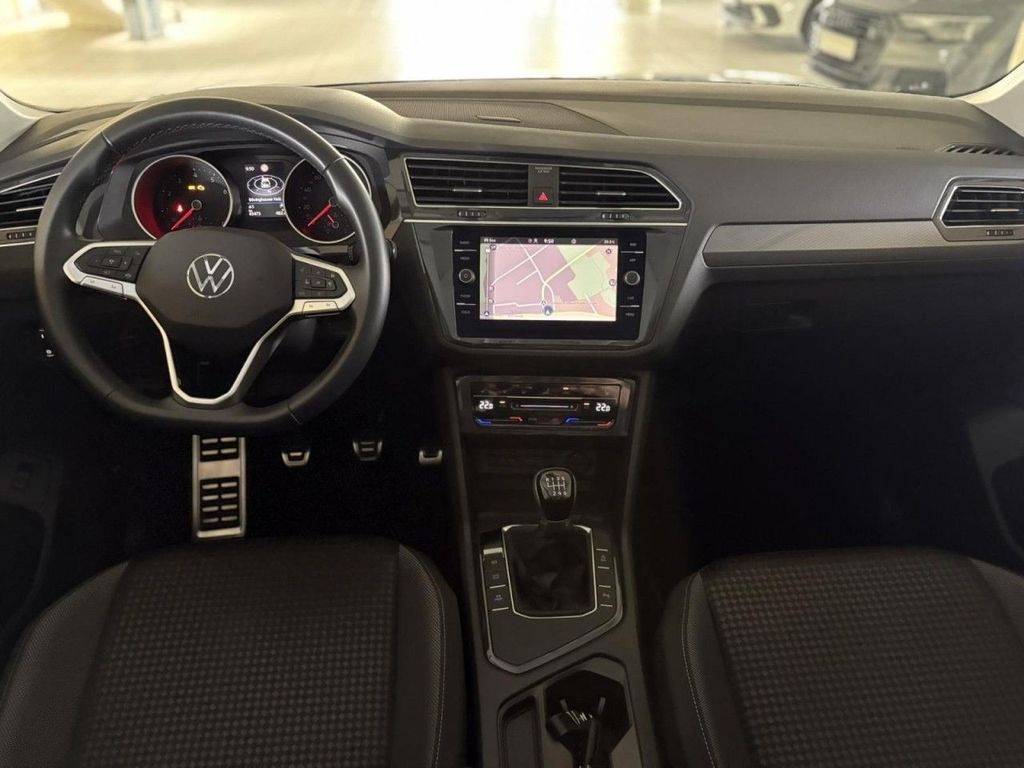 Volkswagen Tiguan 2022 г. Синий, пробег 43473 км