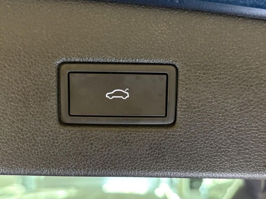 Volkswagen Tiguan 2022 г. Синий, пробег 43473 км