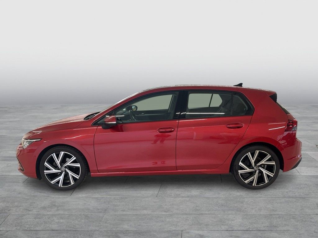 Volkswagen Golf 2023 г. Красный, пробег 39100 км