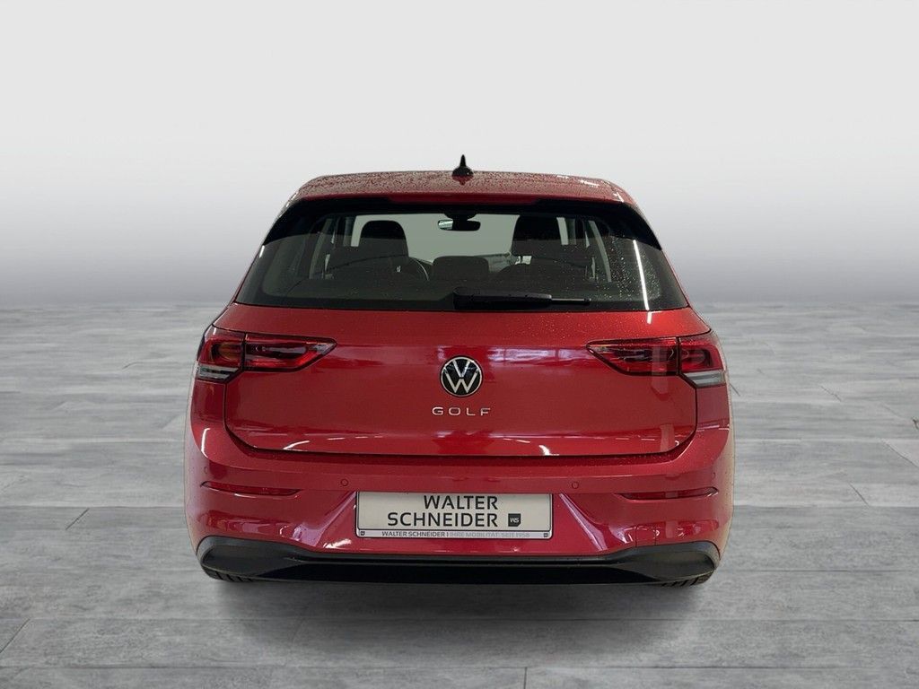 Volkswagen Golf 2023 г. Красный, пробег 39100 км