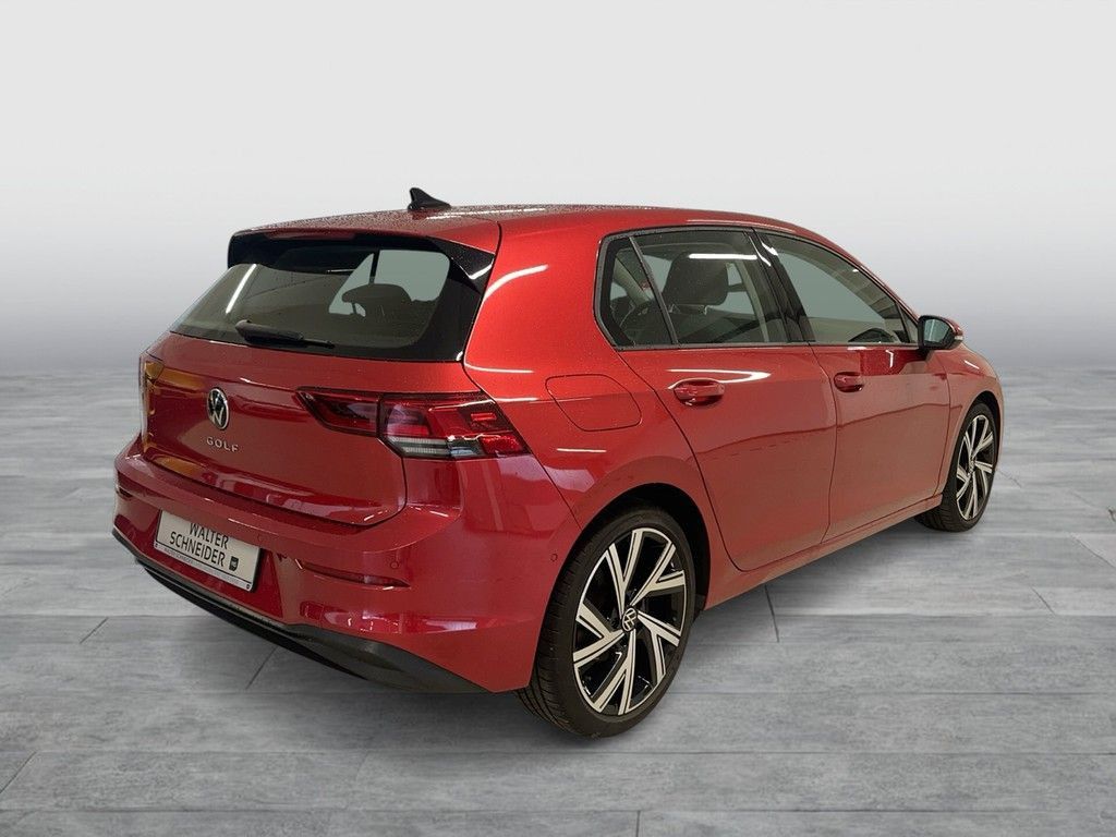 Volkswagen Golf 2023 г. Красный, пробег 39100 км