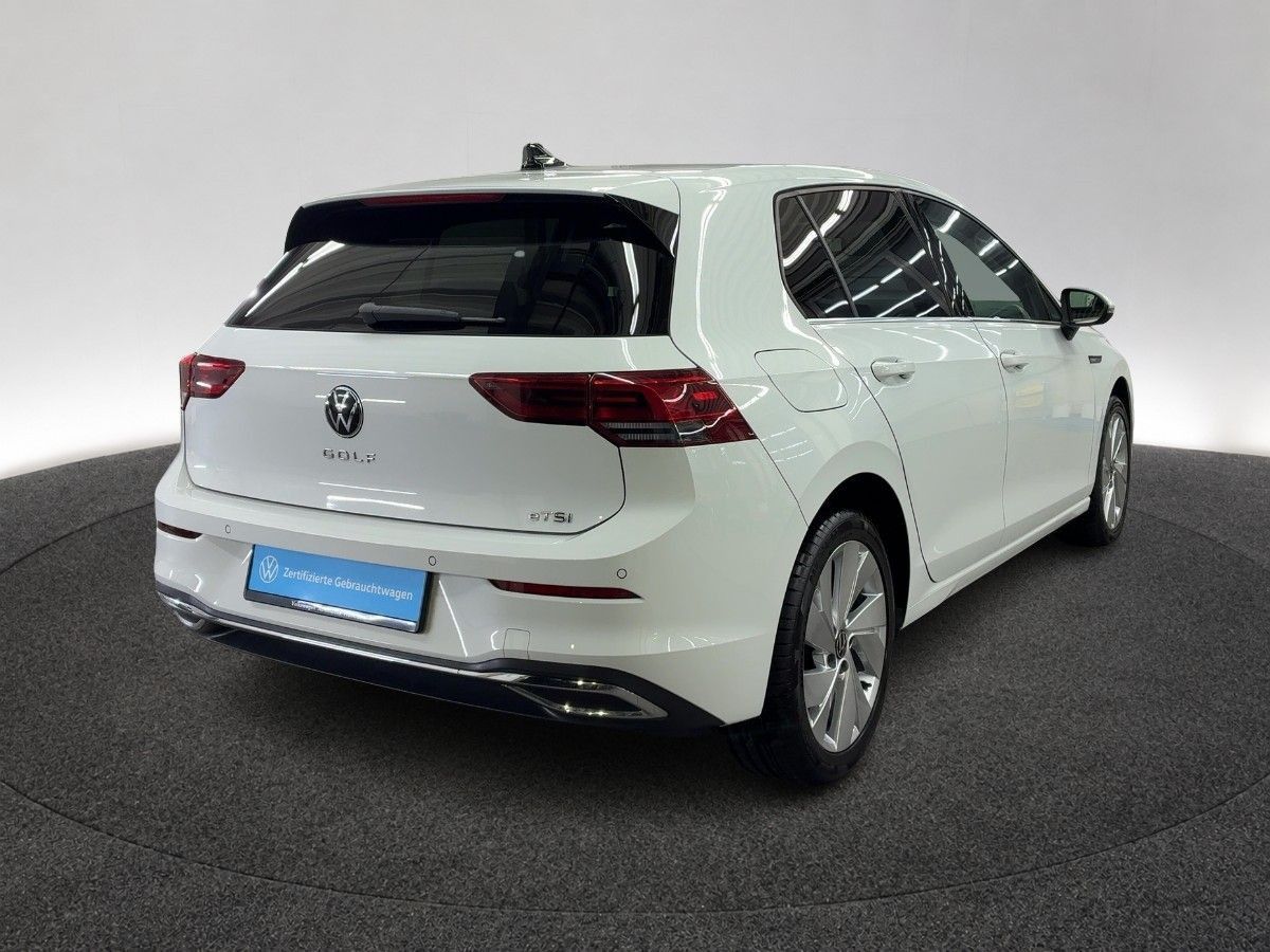 Volkswagen Golf 2024 г. Белый, пробег 46781 км