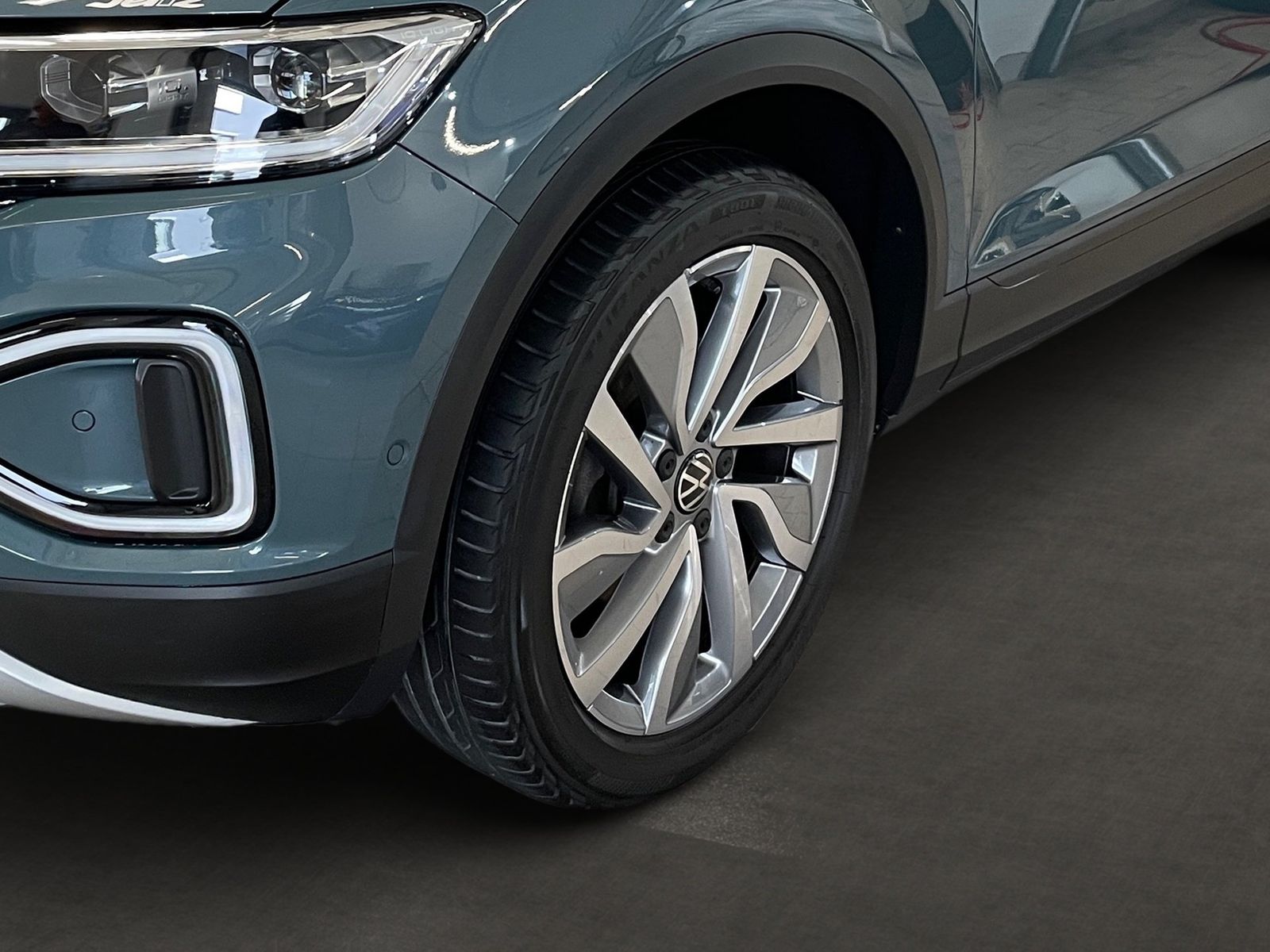 Volkswagen T-Roc 2023 г. Синий, пробег 51215 км