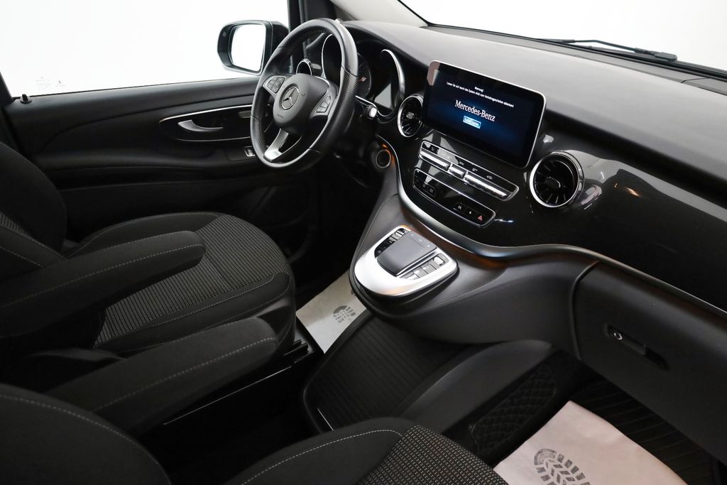 Mercedes-Benz V 220 2022 г. Чёрный, пробег 47390 км