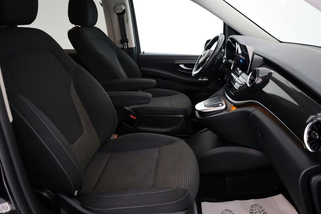 Mercedes-Benz V 220 2022 г. Чёрный, пробег 47390 км