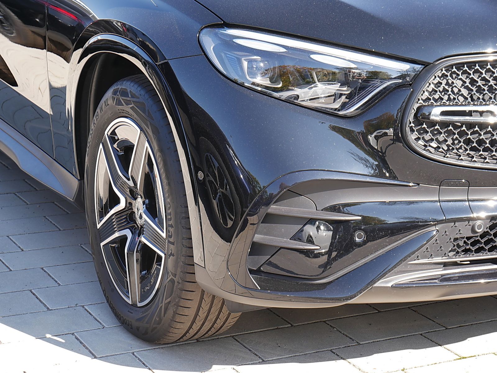 Mercedes-Benz GLC 300 2023 г. Чёрный, пробег 27327 км