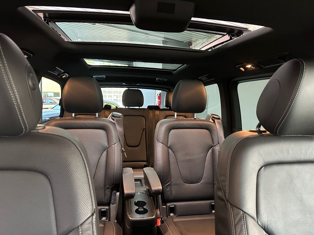 Mercedes-Benz V 300 2022 г. Чёрный, пробег 51500 км