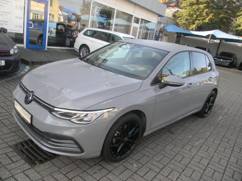 Volkswagen Golf 2024 г. Серый, пробег 30700 км