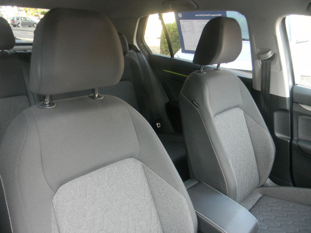 Volkswagen Golf 2024 г. Серый, пробег 30700 км