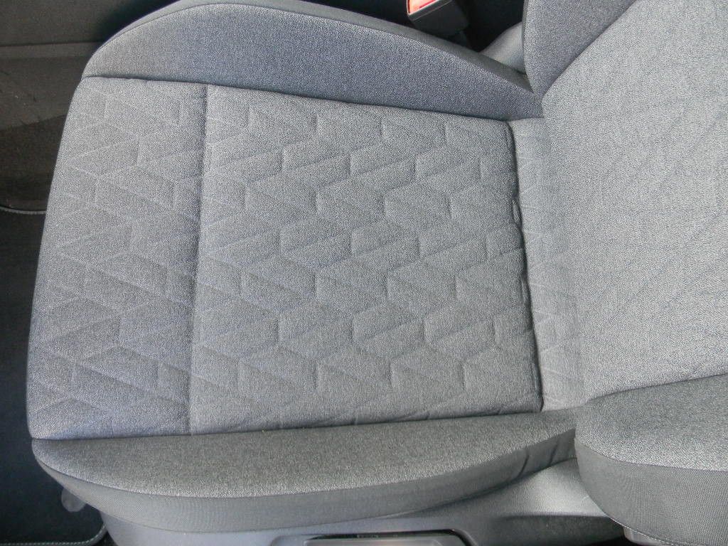 Volkswagen Golf 2024 г. Серый, пробег 30700 км