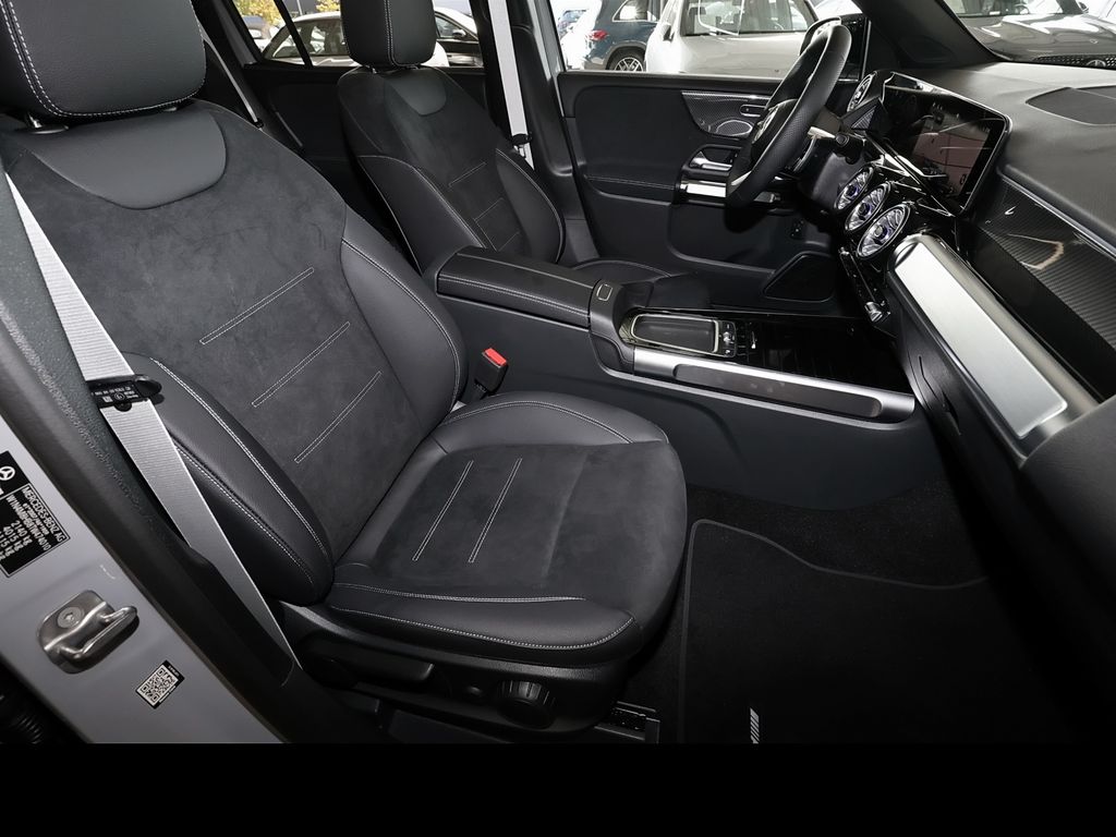 Mercedes-Benz GLB 200 2026 г. Серый, пробег 10000 км