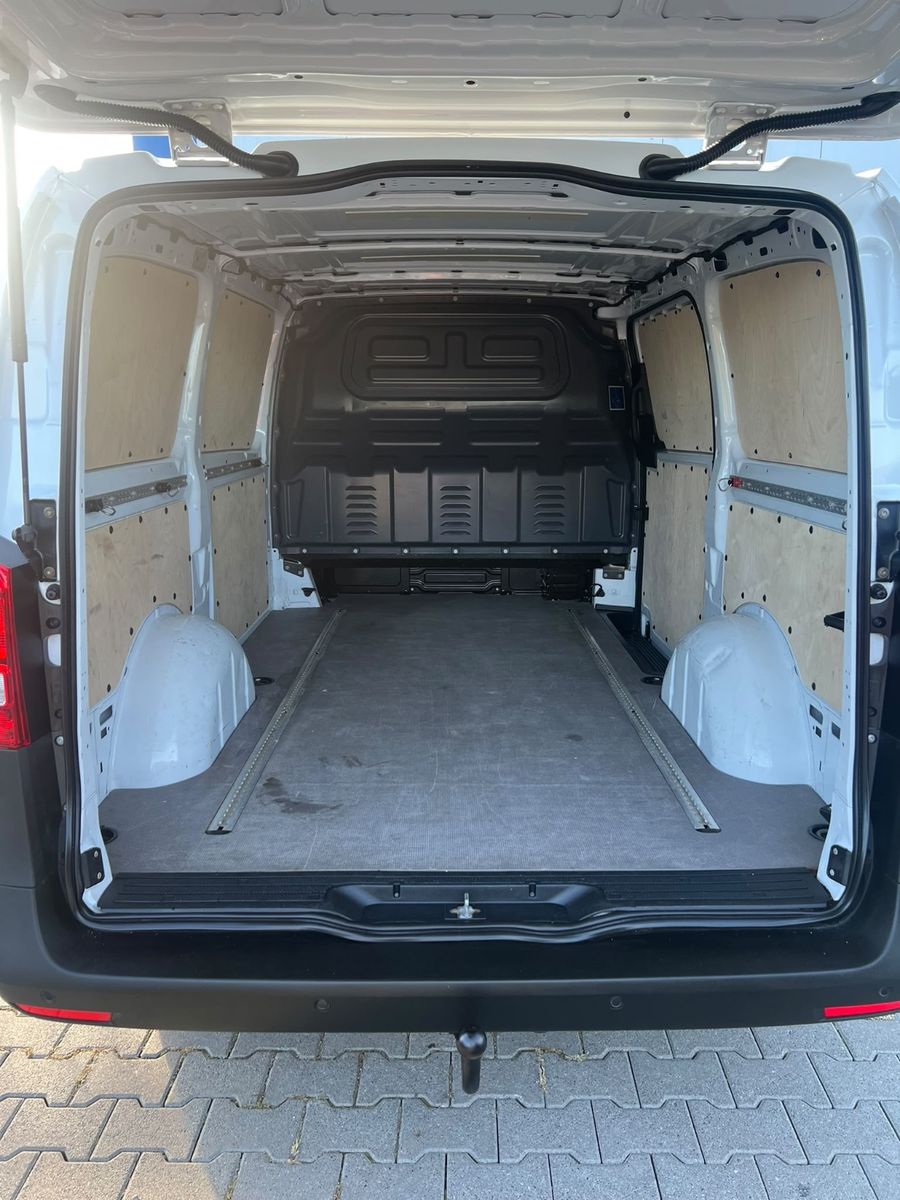 Mercedes-Benz Vito 2022 г. Белый, пробег 60000 км