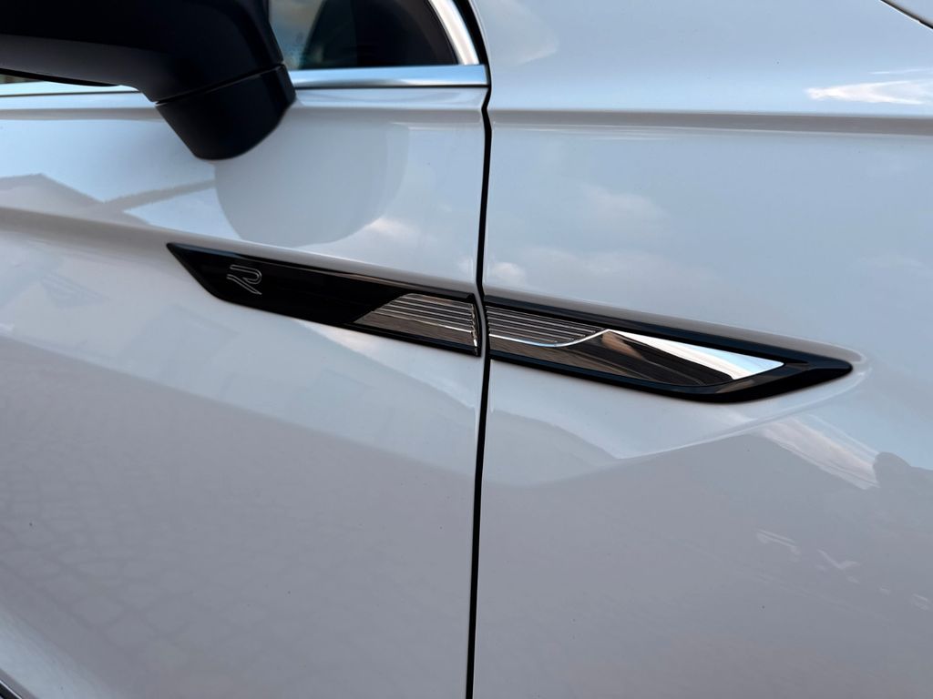 Volkswagen Tiguan 2022 г. Белый, пробег 59775 км