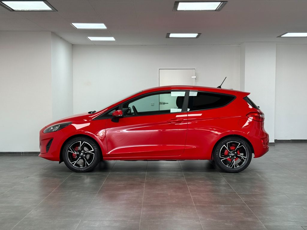 Ford Fiesta 2021 г. Красный, пробег 50000 км