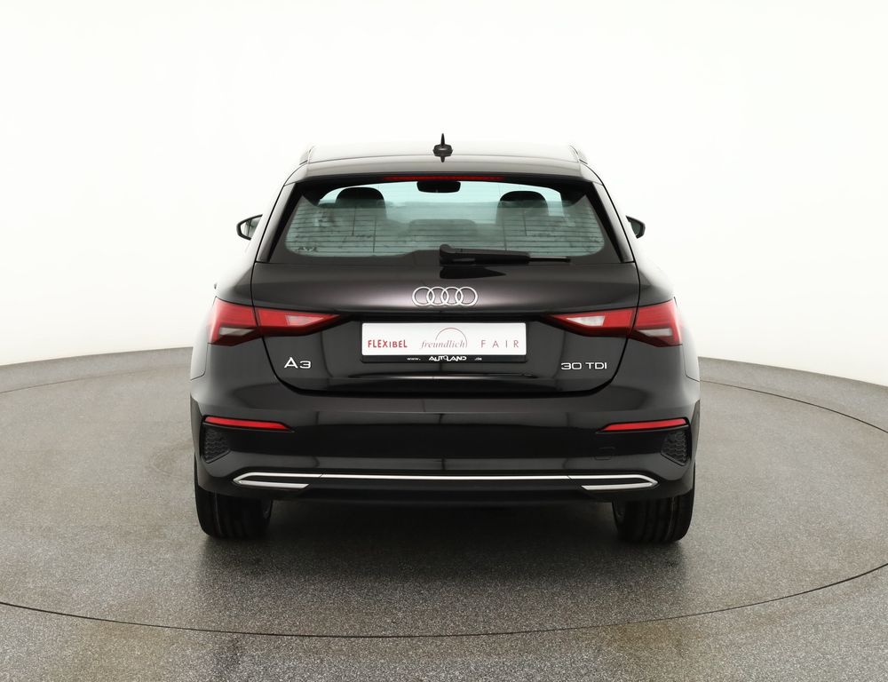 Audi A3 2022 г. Чёрный, пробег 39810 км
