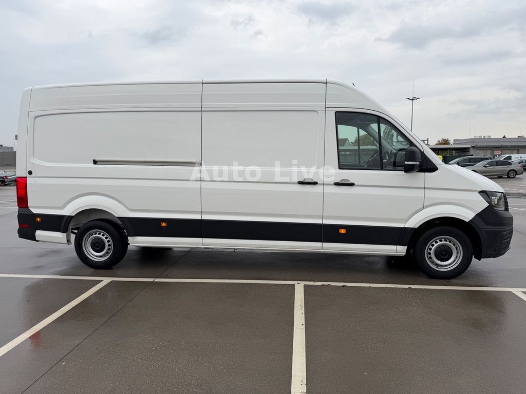 Volkswagen CRAFTER 2024 г. Белый, пробег 34000 км