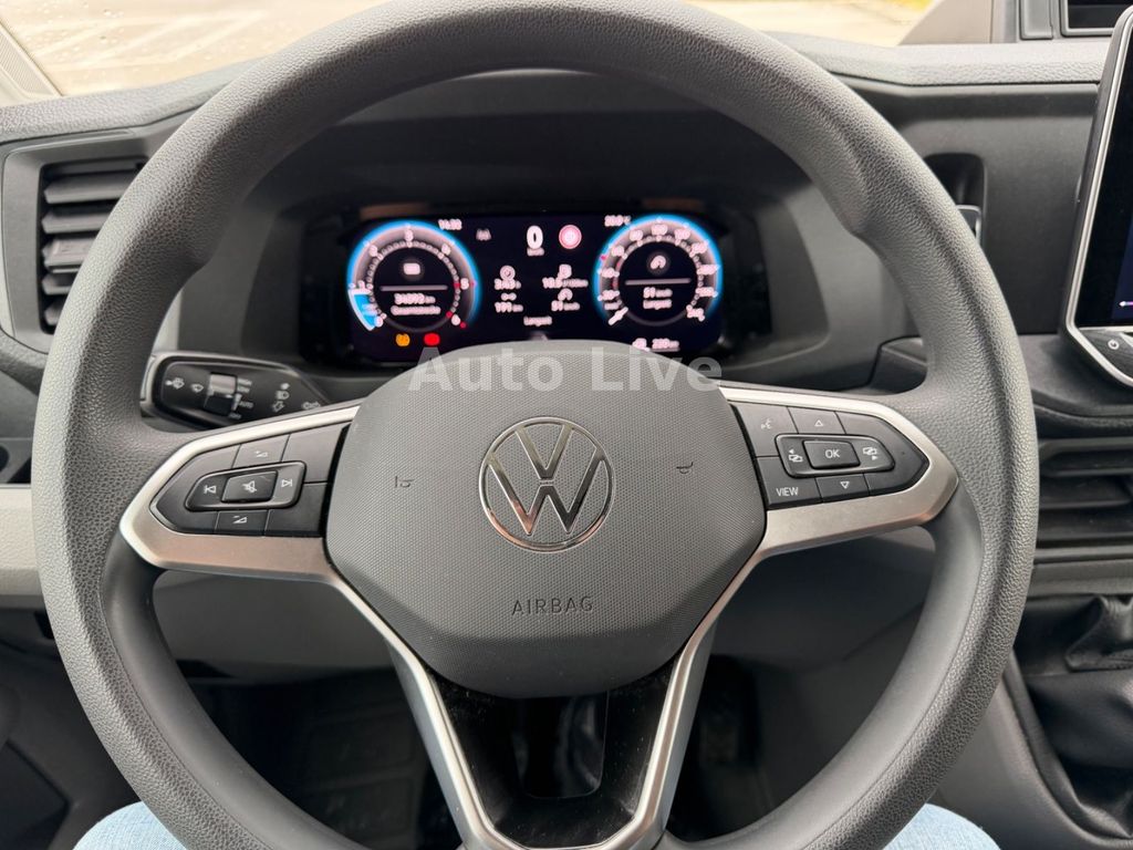 Volkswagen CRAFTER 2024 г. Белый, пробег 34000 км