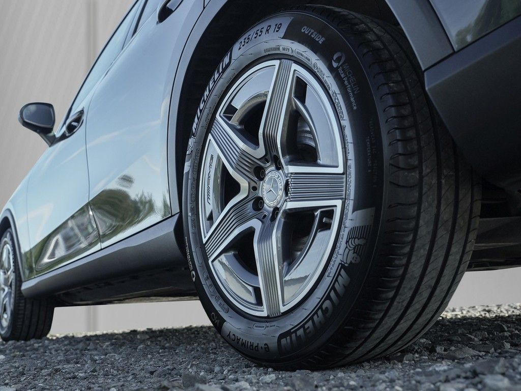 Mercedes-Benz GLC 300 2025 г. Серый, пробег 7826 км