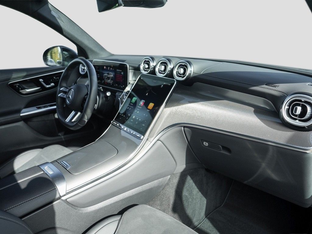Mercedes-Benz GLC 300 2025 г. Чёрный, пробег 13764 км