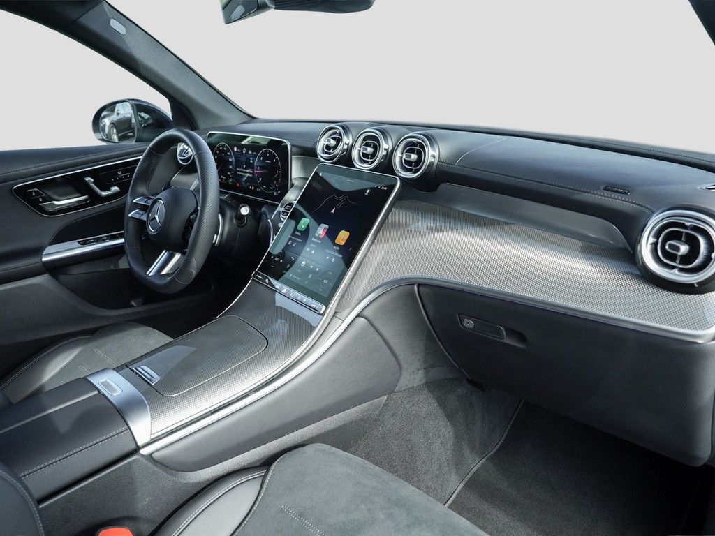 Mercedes-Benz GLC 300 2025 г. Чёрный, пробег 9083 км