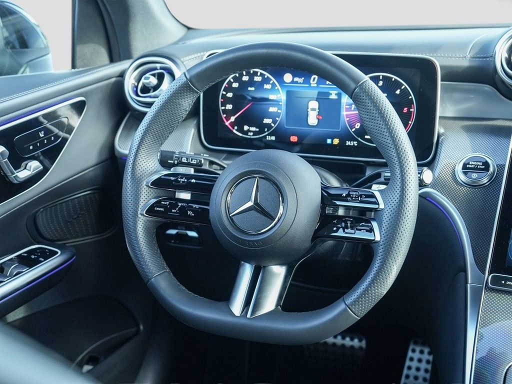 Mercedes-Benz GLC 300 2025 г. Чёрный, пробег 9083 км