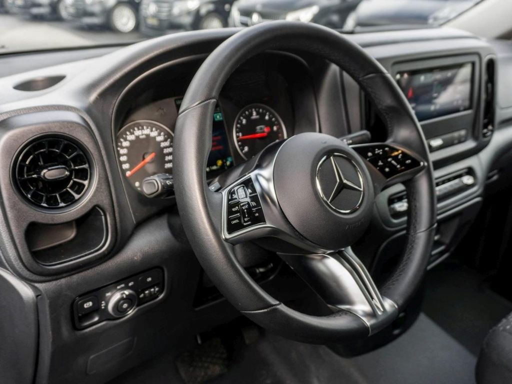 Mercedes-Benz Vito 2025 г. Серый, пробег 17350 км