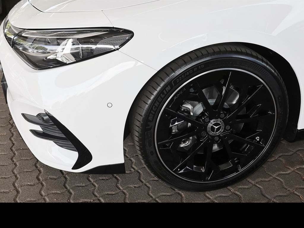 Mercedes-Benz CLA 200 2026 г. Белый, пробег 10000 км