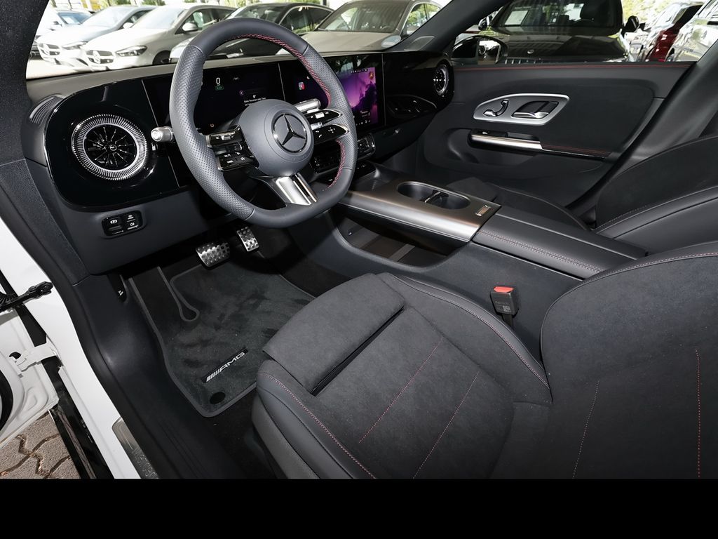 Mercedes-Benz CLA 200 2026 г. Белый, пробег 10000 км