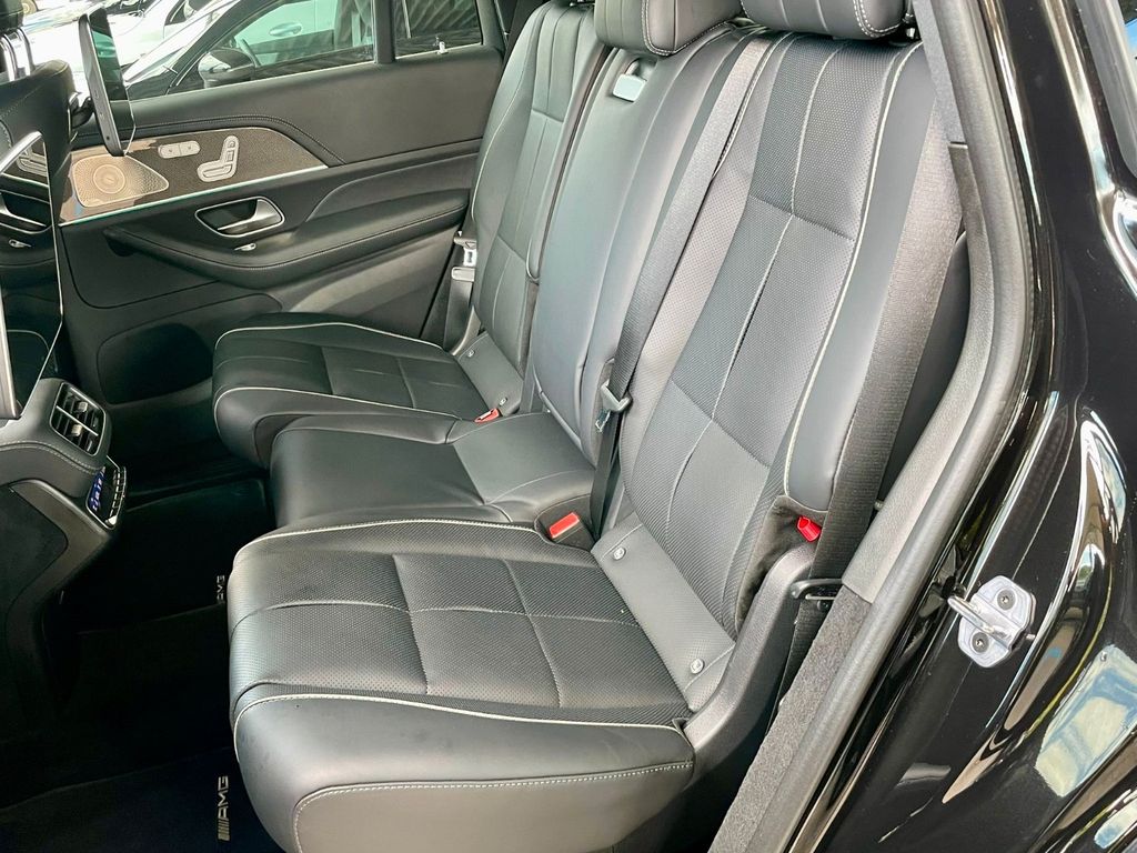 Mercedes-Benz GLS 580 2023 г. Чёрный, пробег 47160 км