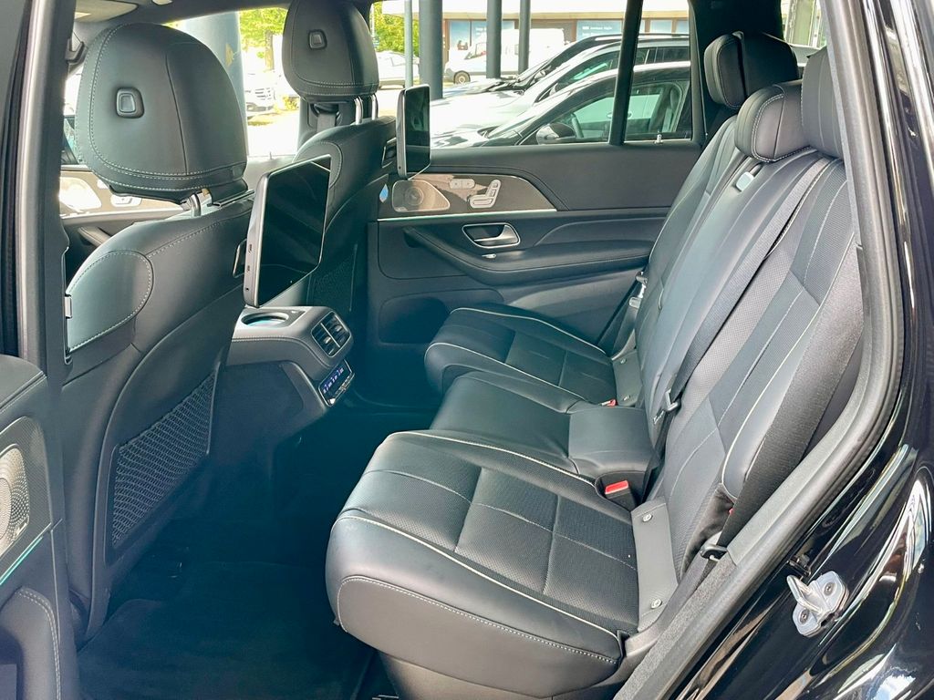 Mercedes-Benz GLS 580 2023 г. Чёрный, пробег 47160 км