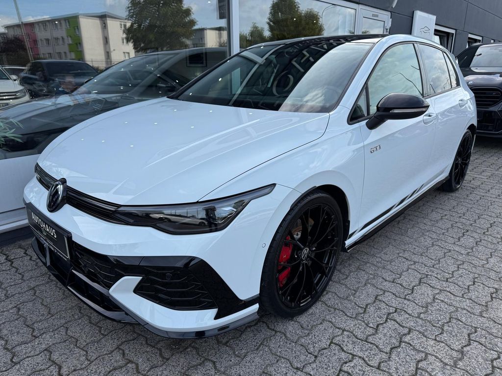 Volkswagen Golf 2025 г. Белый, пробег 50211 км