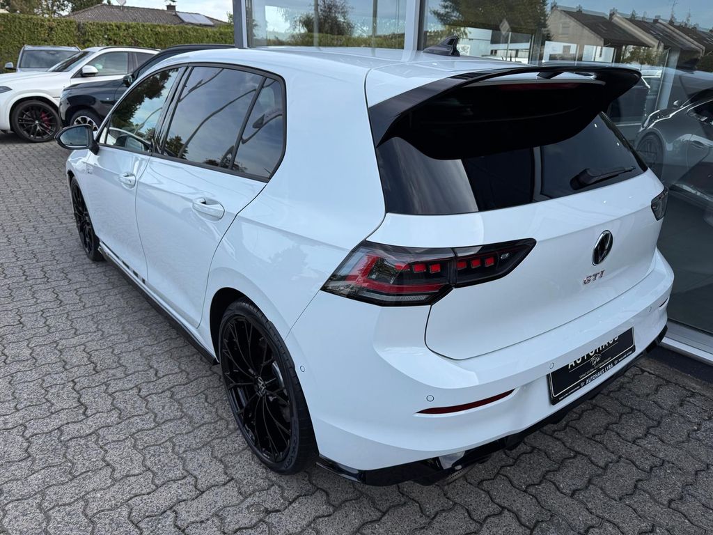 Volkswagen Golf 2025 г. Белый, пробег 50211 км