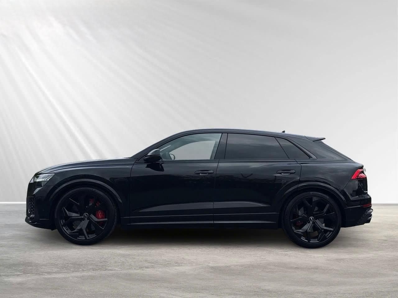 Audi RSQ8 2024 г. Чёрный, пробег 42000 км