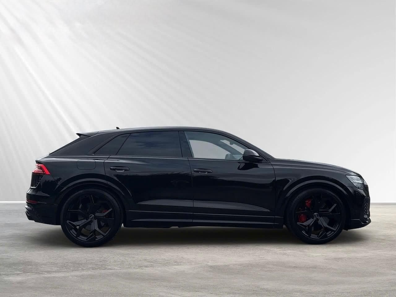 Audi RSQ8 2024 г. Чёрный, пробег 42000 км